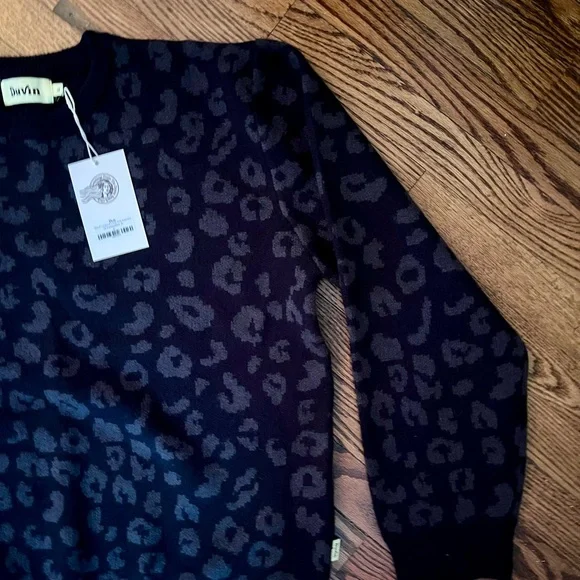 DUVIN MEN’S BLACK LEOPARD CREW KNIT SWEATER